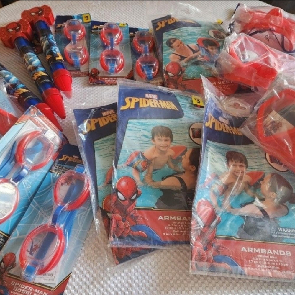 Marvel Spider-Man Party Pack - Red and Blue